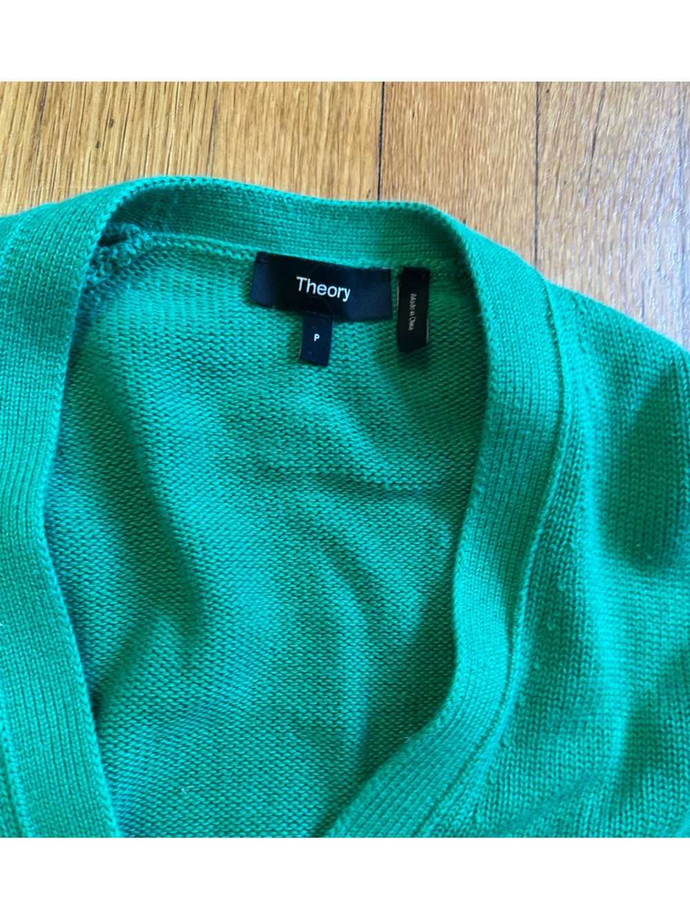 Theory Green Lightweight cotton Cashmere V-Neck Cardigan buttons preppy academia
